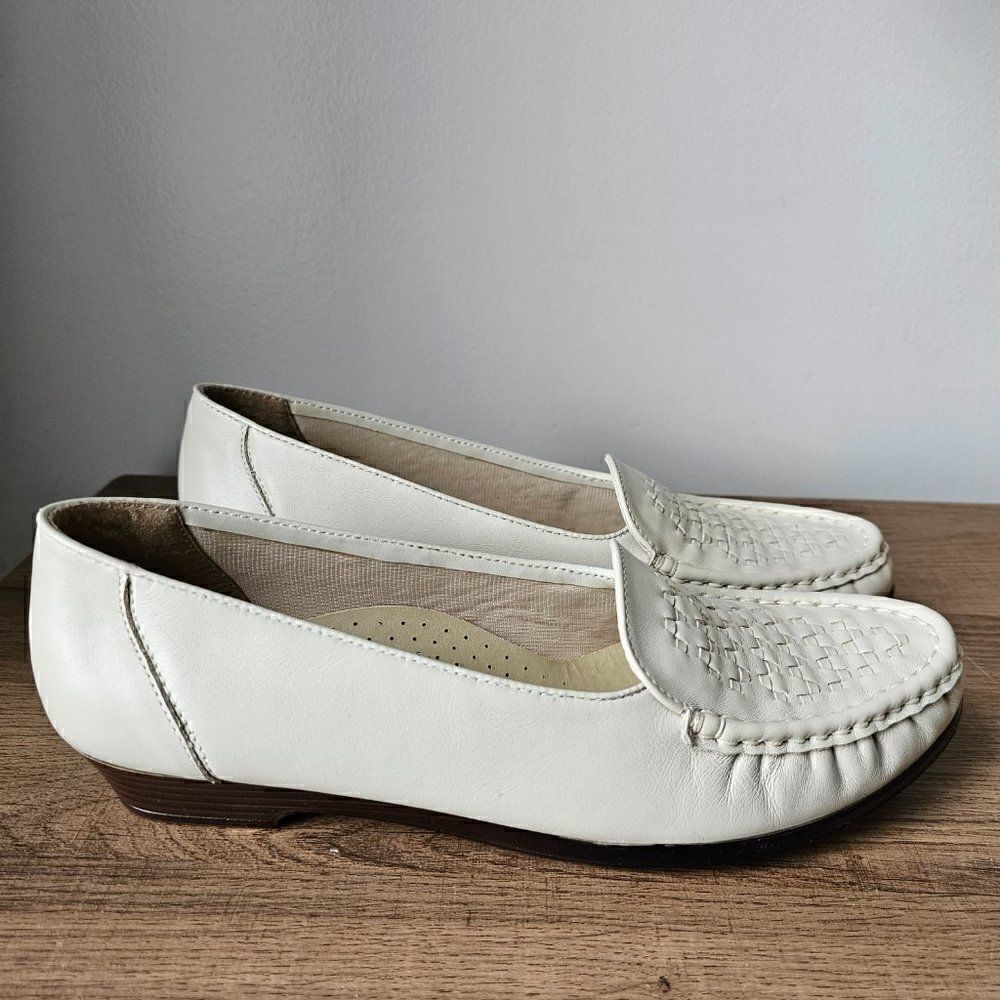 NEVER WORN SOFT SPOTS BONE WHITE GENUINE LEATHER LOAFERS SIZE 9.5 & 10N - Picture 4 of 16